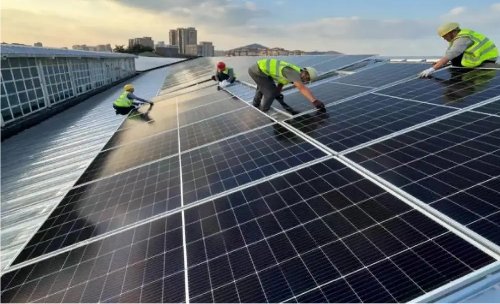 zonnepanelen installatie op dak
